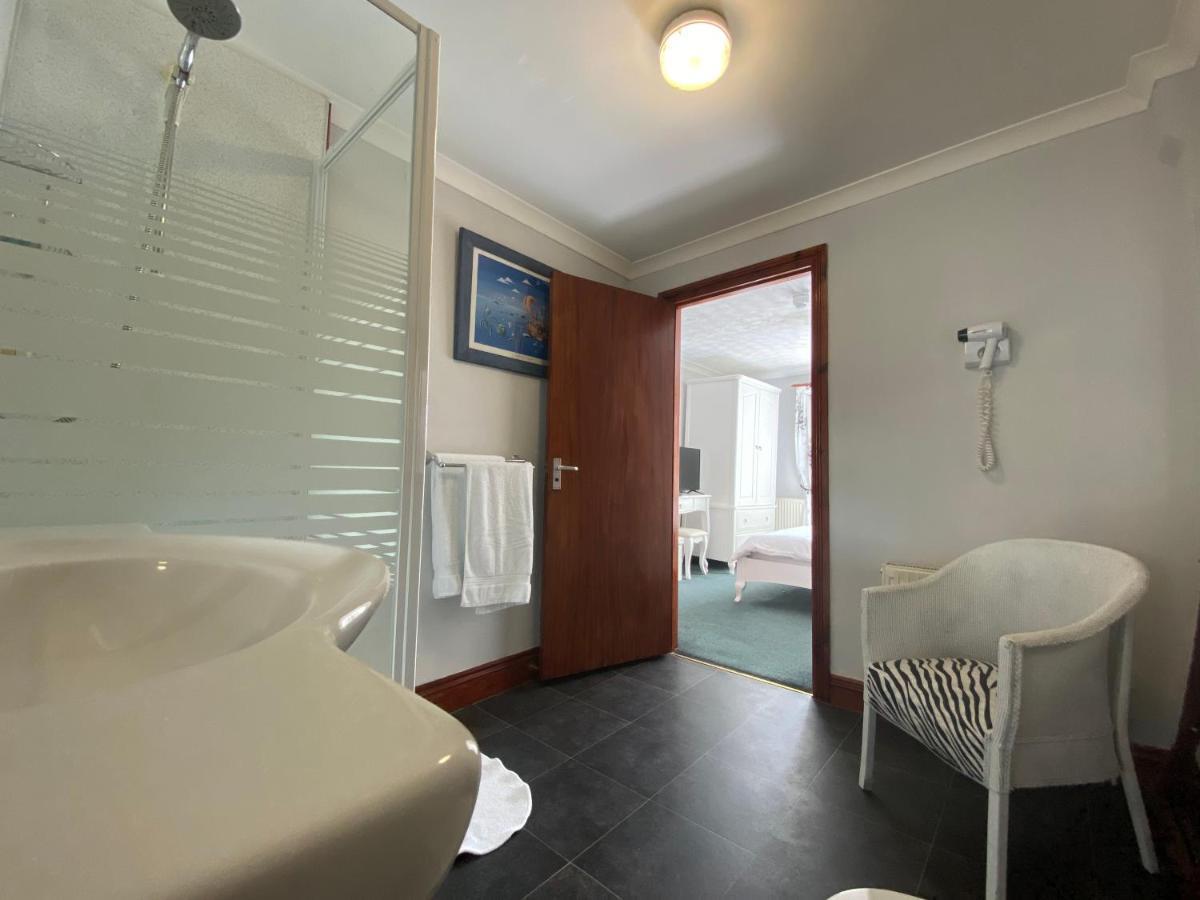Flambards Hotel Cardigan Exteriör bild